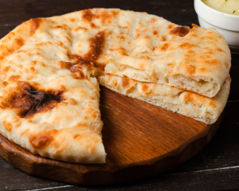 Осетинский пирог с картофелем и жареным луком